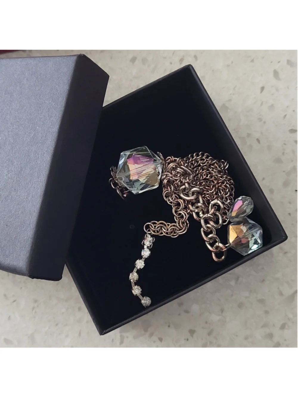 Vintage Chain Necklace with Crystal Pendant – Subtle Elegance